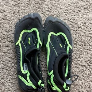 Like new - Athletic Barefoot Mens Womens Water Sports Shoes Breathable